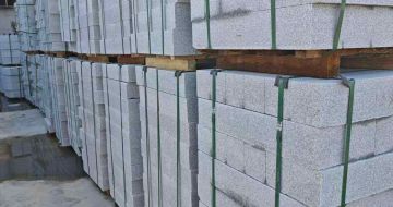 陇南芝麻白路牙石，路侧石