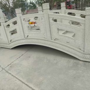 陇南芝麻白拱桥，石桥