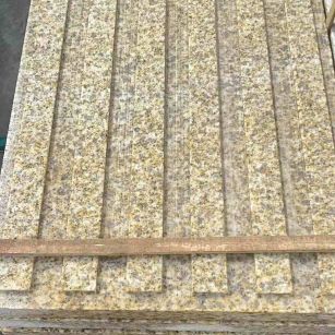 陇南黄金麻盲道 石材盲道