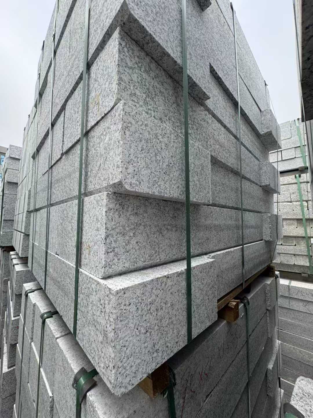 陇南芝麻白路牙石 马路牙子
