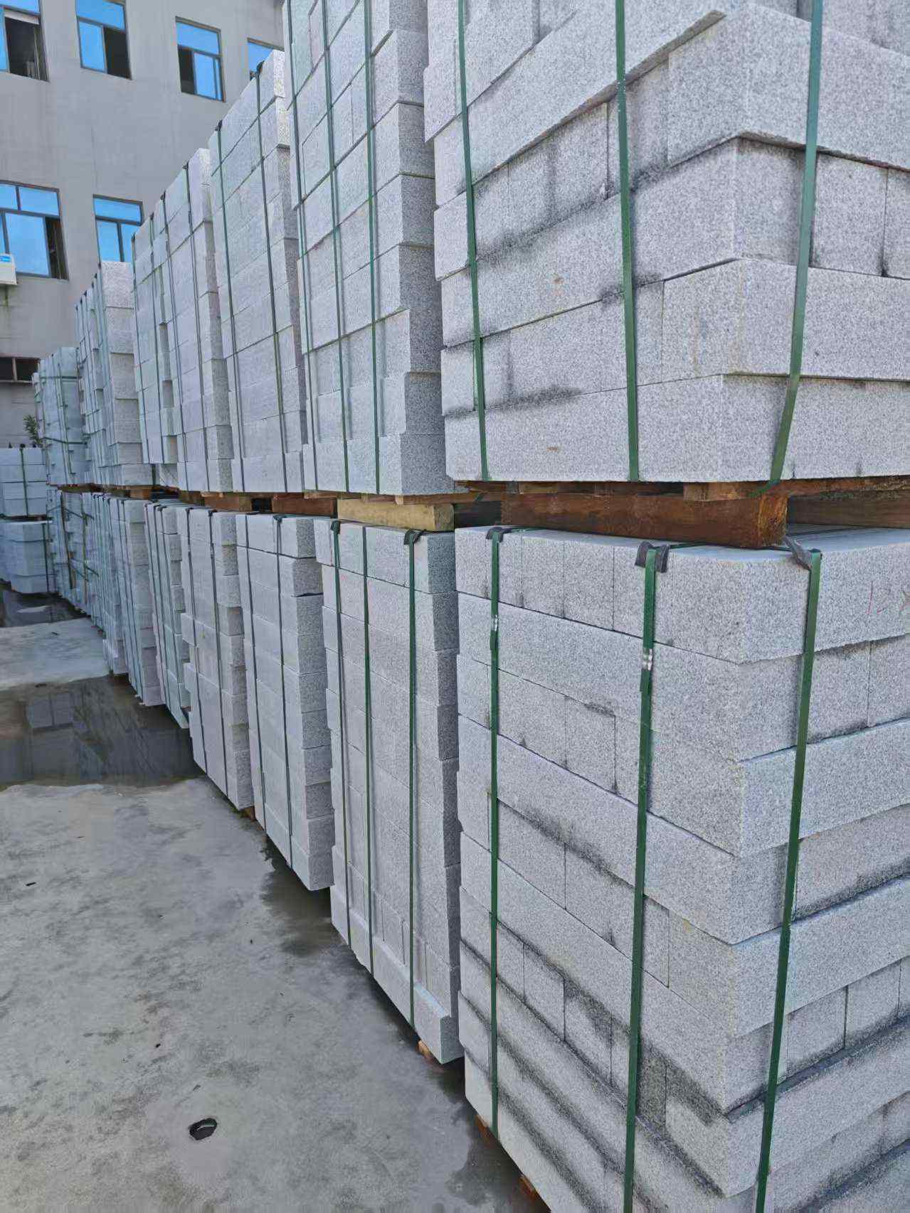 陇南芝麻白路牙石，路侧石