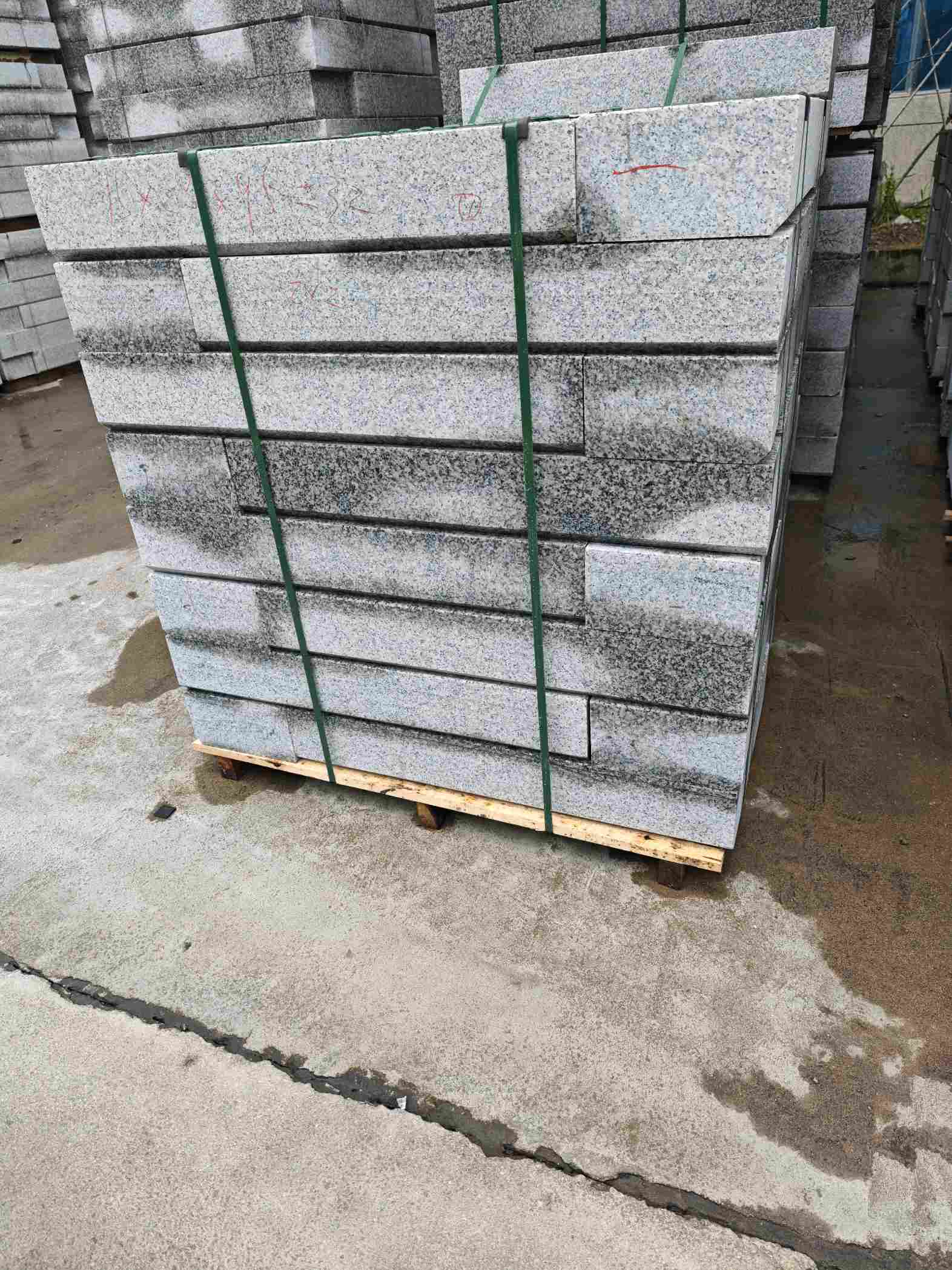 陇南芙蓉白路牙石，马路牙子